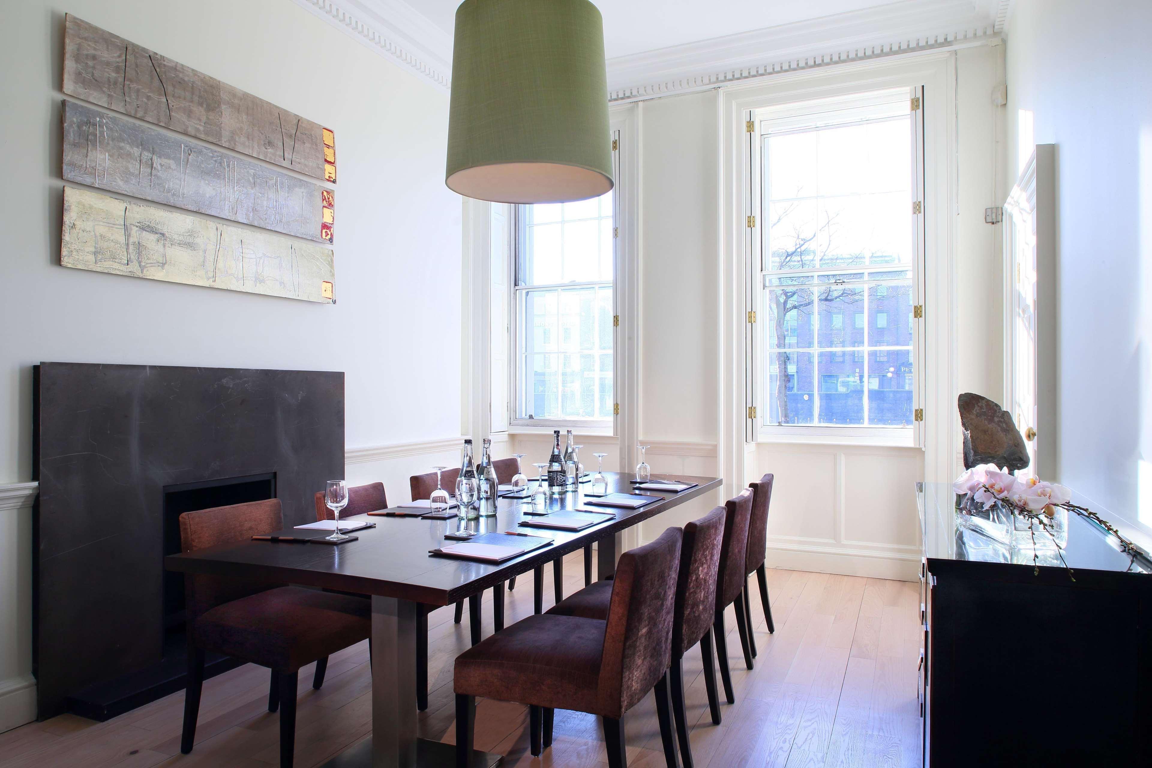 Отель The Morrison Dublin, Curio Collection By Hilton Бизнес фото The dining room at the 2009 launch of the London Design Festival