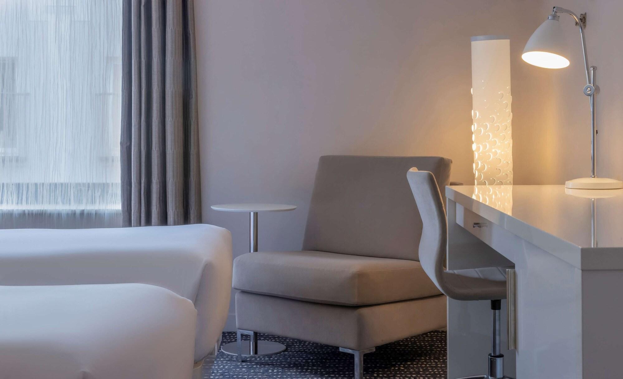 Отель The Morrison Dublin, Curio Collection By Hilton Экстерьер фото A room at the hotel