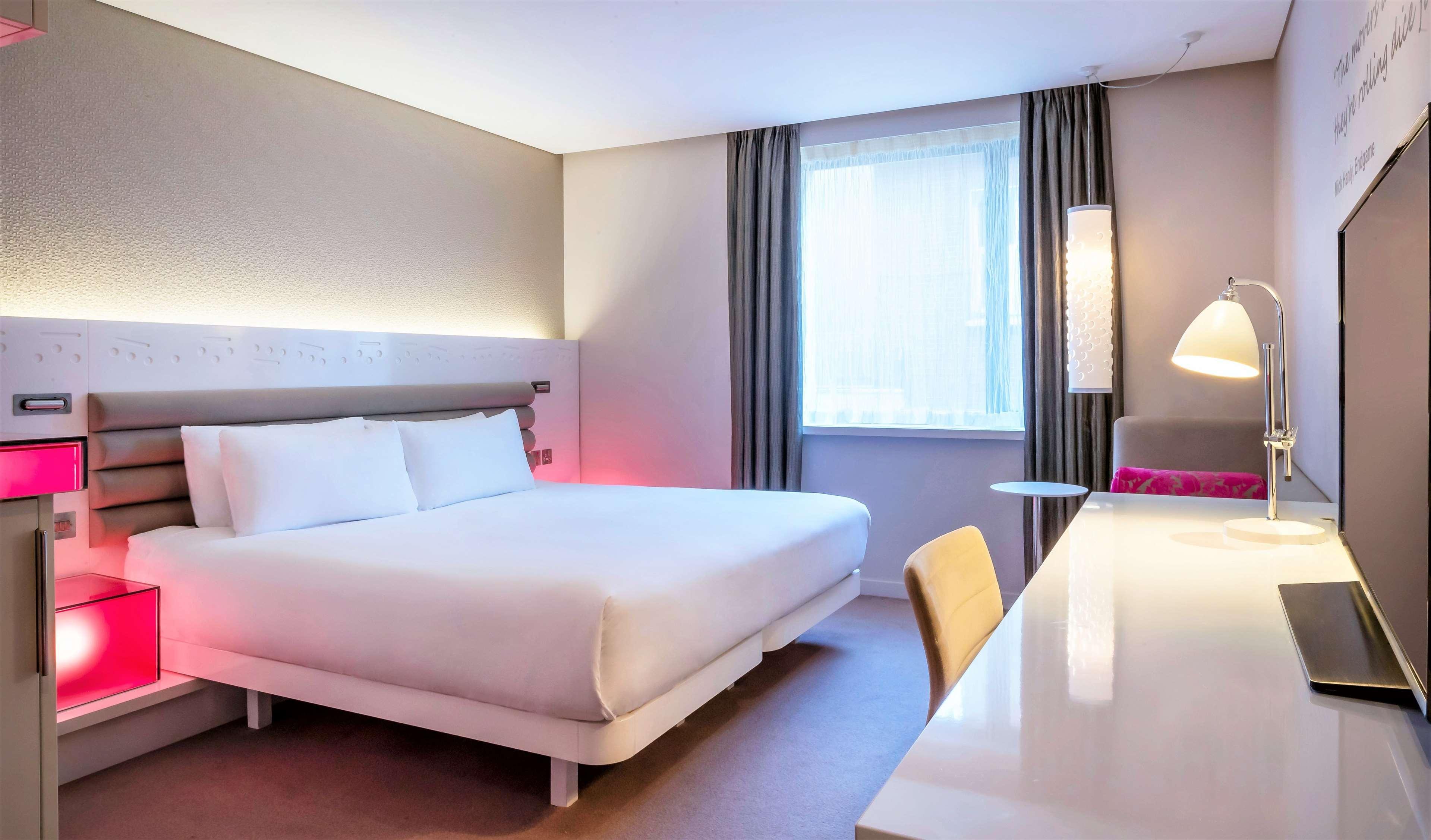 Отель The Morrison Dublin, Curio Collection By Hilton Экстерьер фото A room at the hotel
