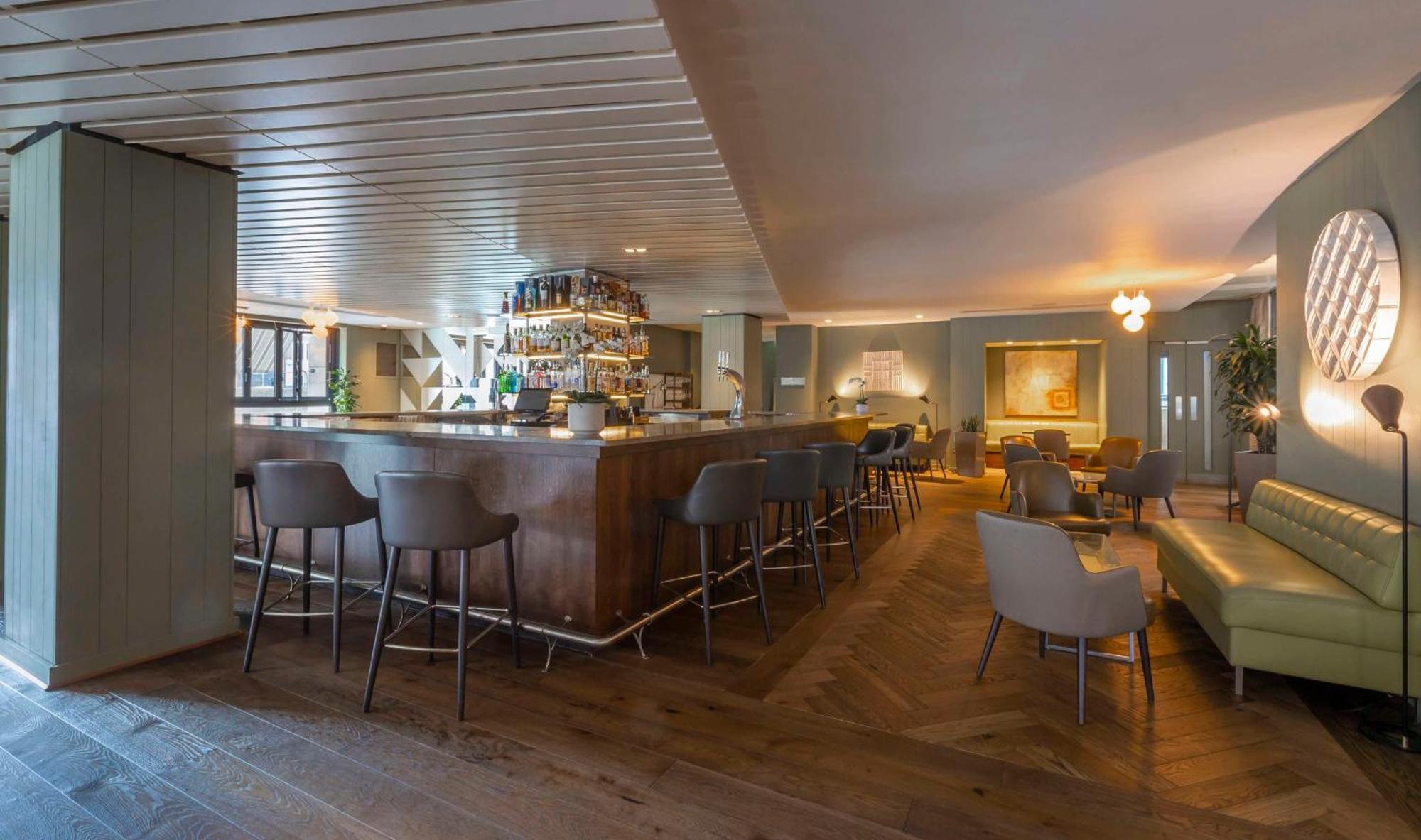 Отель The Morrison Dublin, Curio Collection By Hilton Экстерьер фото The bar at the 1900