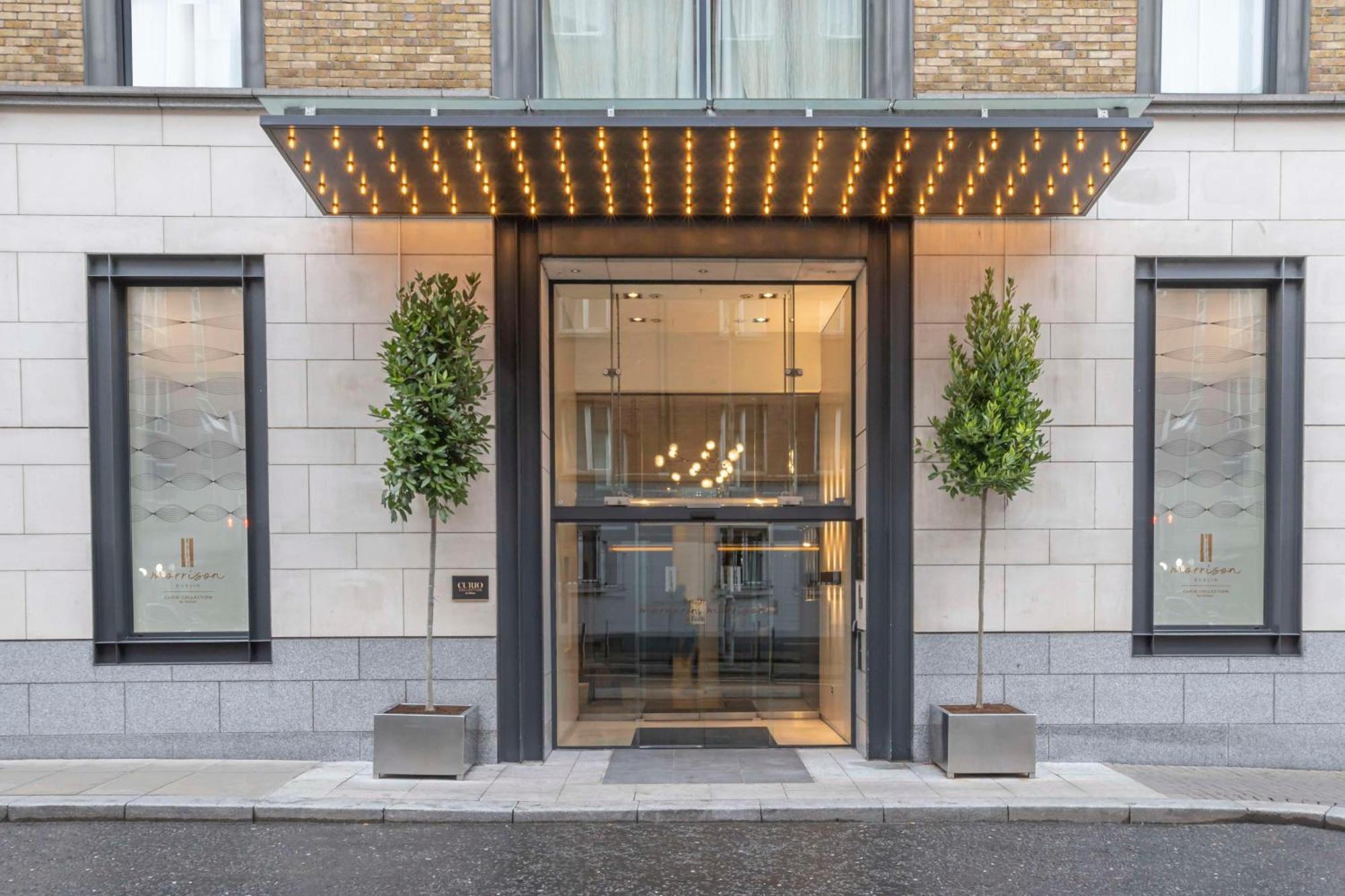 Отель The Morrison Dublin, Curio Collection By Hilton Экстерьер фото Entrance to the hotel