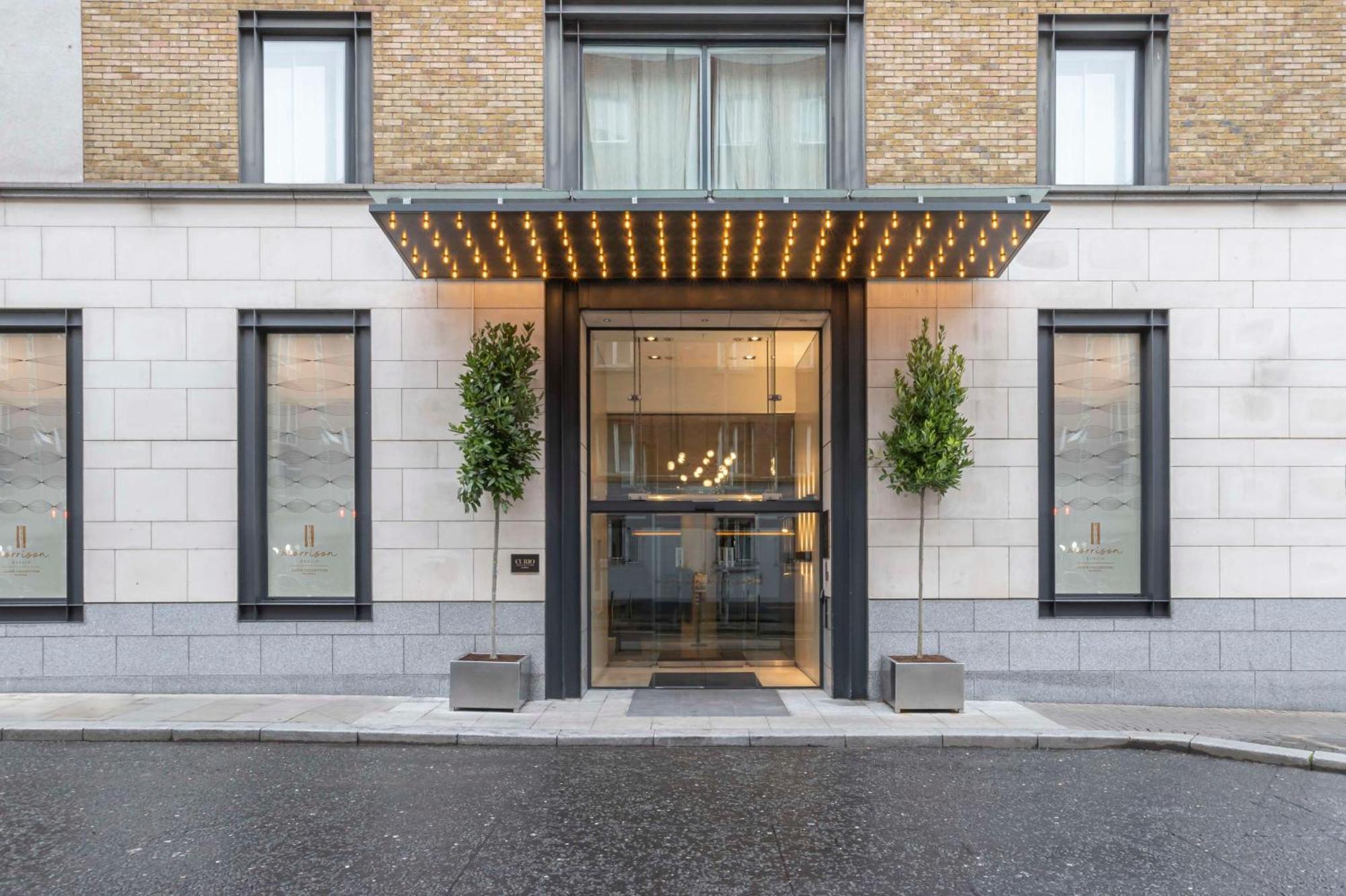 Отель The Morrison Dublin, Curio Collection By Hilton Экстерьер фото Entrance to the hotel